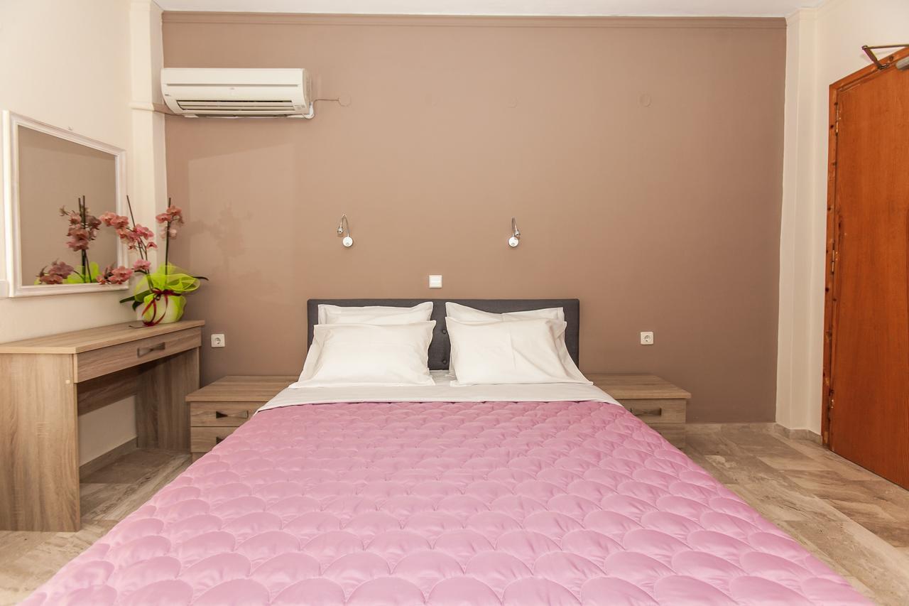 Orelia Pension Tolo Exterior photo