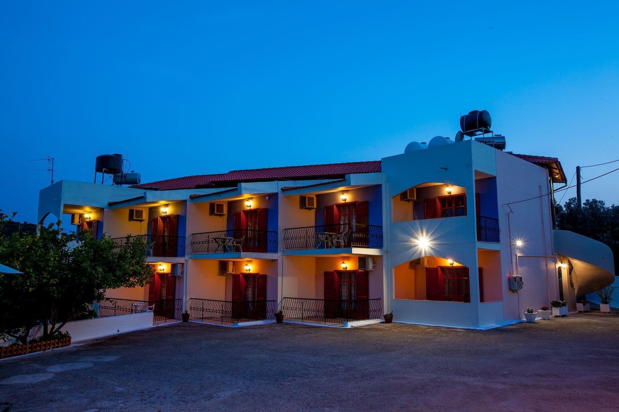 Orelia Pension Tolo Exterior photo